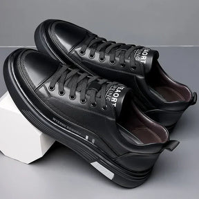 Monarch Wear - Lässige Leder-Sneaker im flachen Sportstil