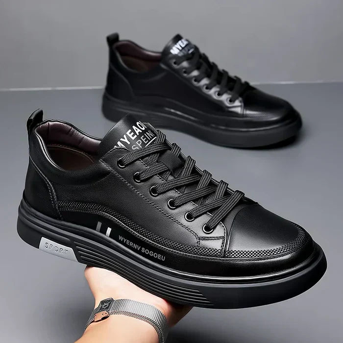 Monarch Wear - Lässige Leder-Sneaker im flachen Sportstil