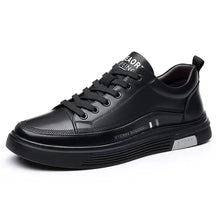 Monarch Wear - Lässige Leder-Sneaker im flachen Sportstil