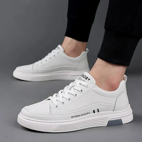 Monarch Wear - Lässige Leder-Sneaker im flachen Sportstil